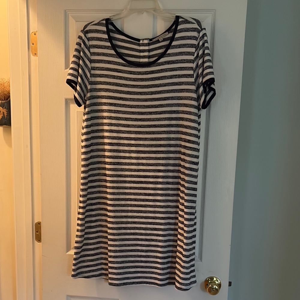 41 Hawthorn White and Blue Relaxed Short Sleeve T-Shirt